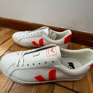 Veja Esplar Leather White & Orange sneakers NEVER WORN